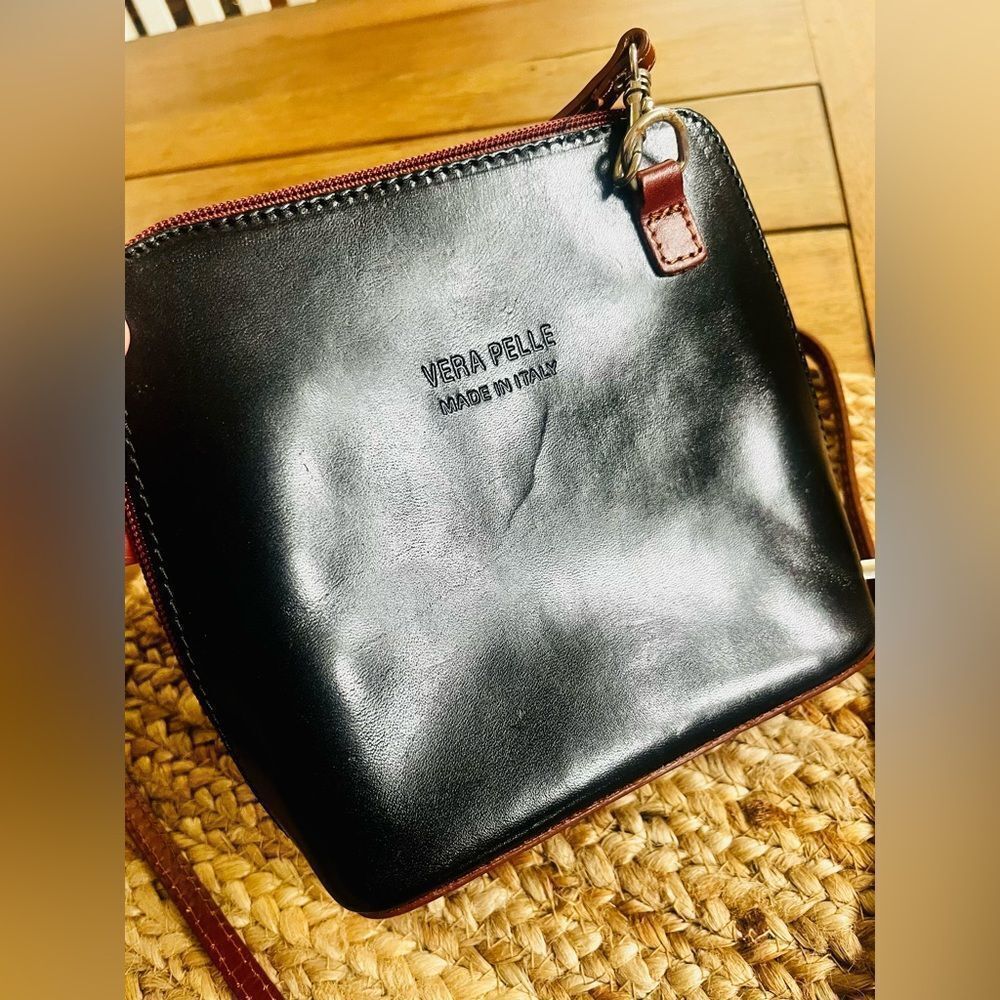 Vera Pelle Two-Tone Leather Crossbody Bag; Made in Italy - Picture 2 of 10